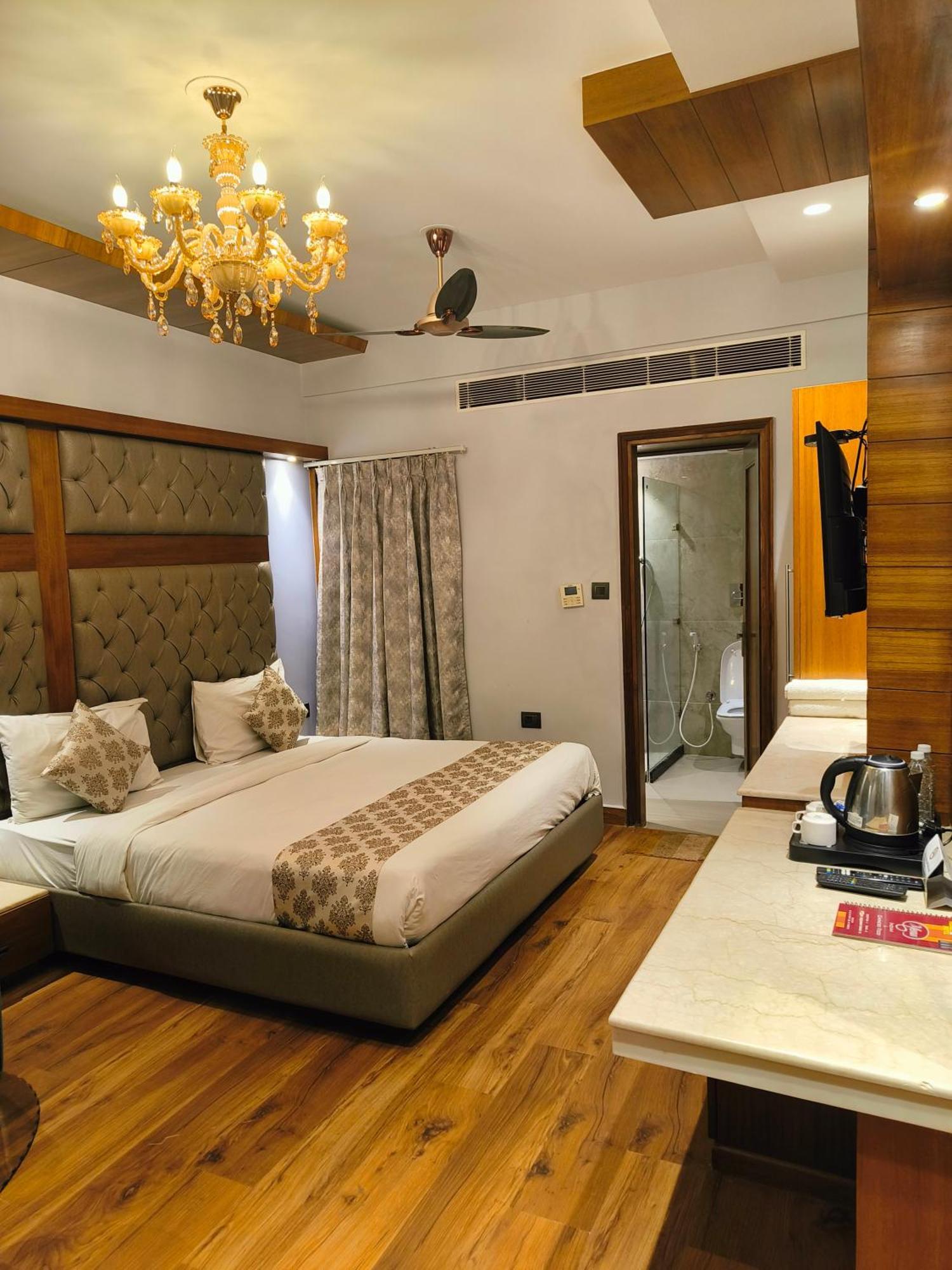 Hotel The Pearl, Center - Traveler's Choice Award Winner For 2025 New Delhi