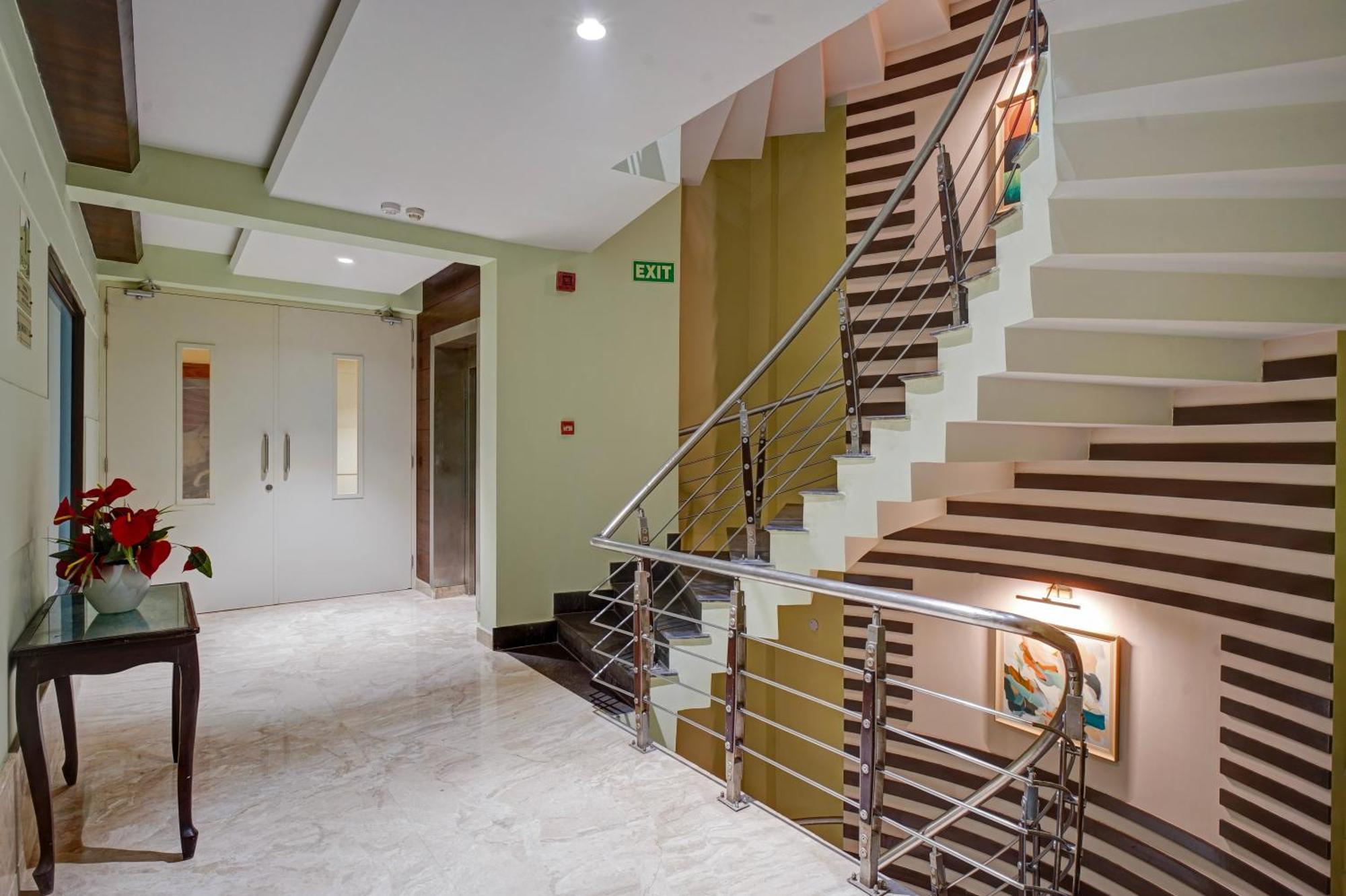 The Pearl, Center - Traveler's Choice Award Winner For 2025