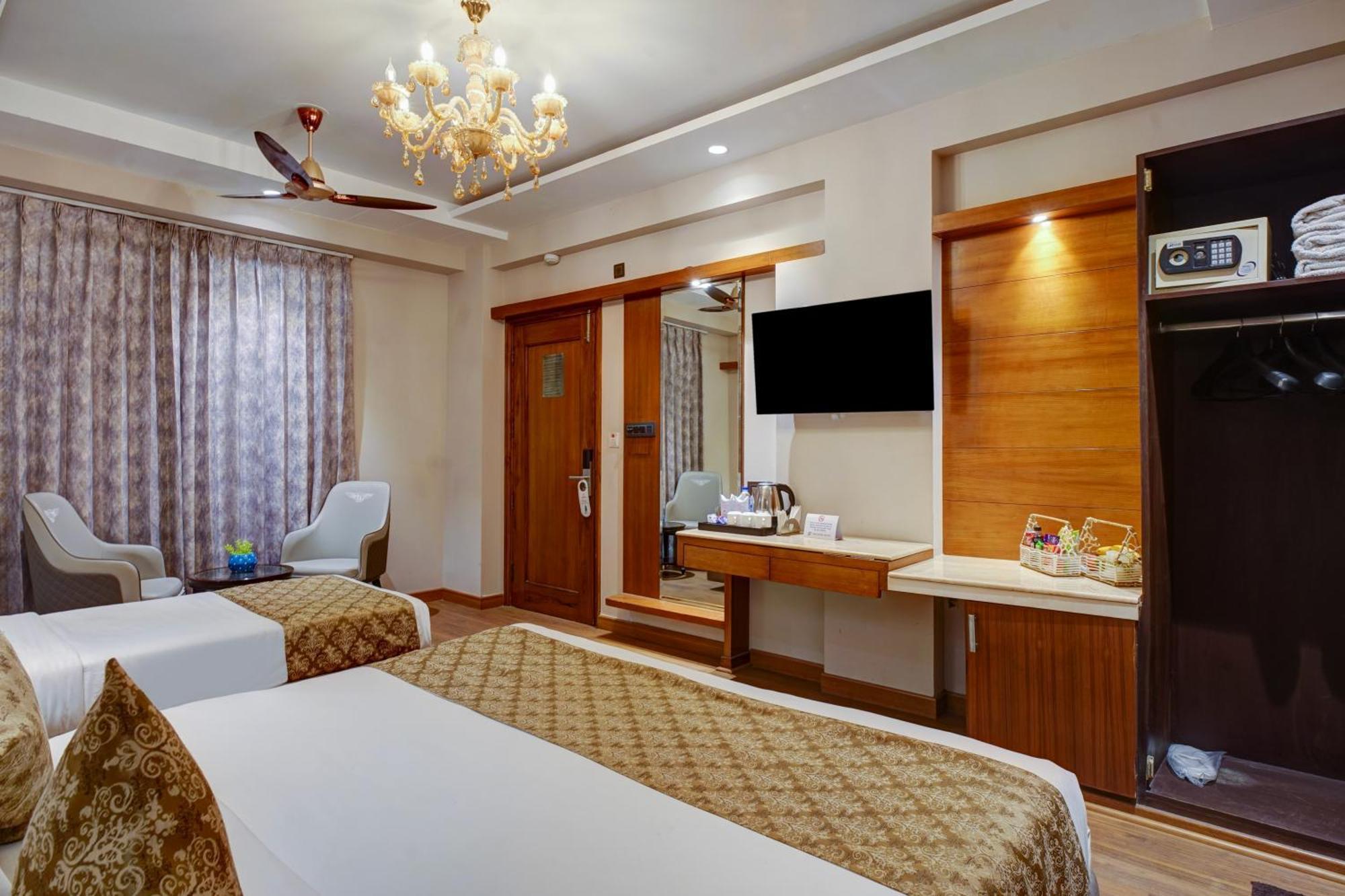 The Pearl, Center - Traveler's Choice Award Winner For 2025