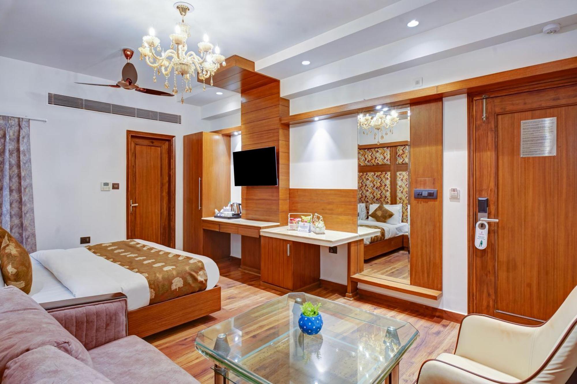 The Pearl, Center - Traveler's Choice Award Winner For 2025 4*